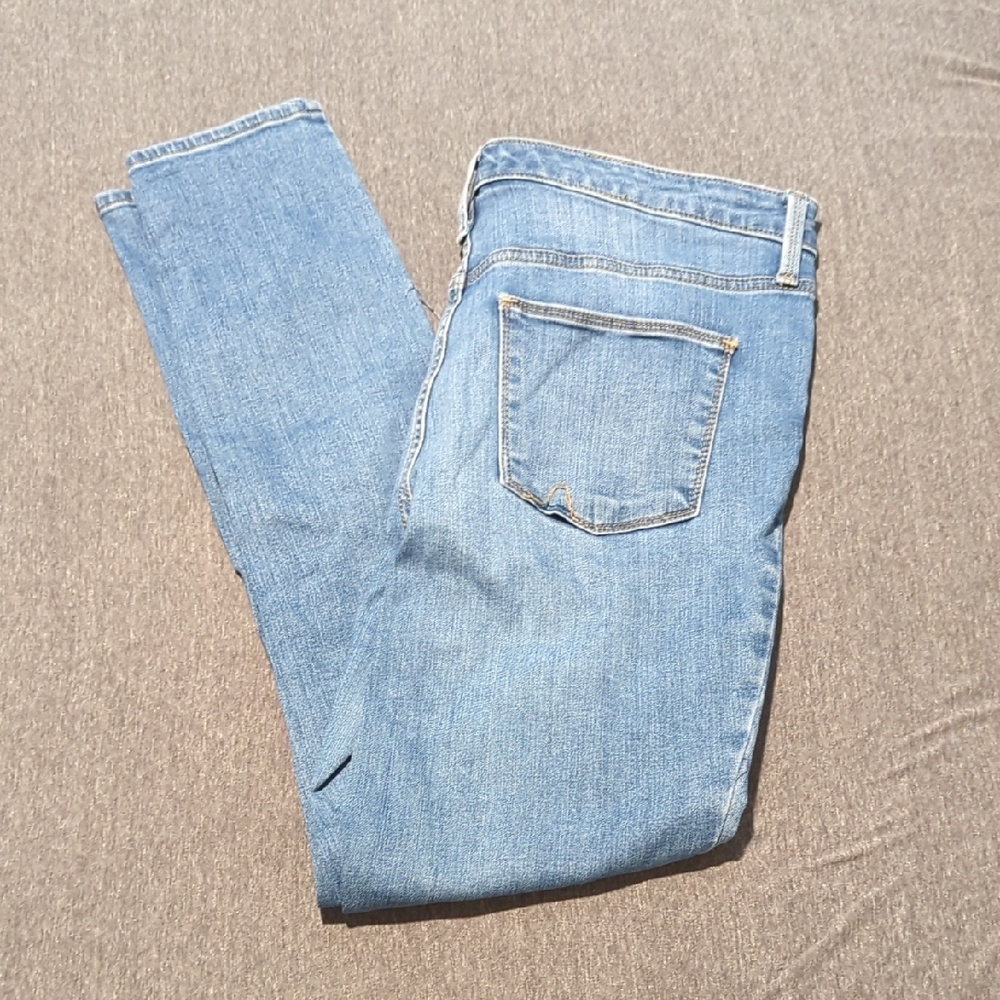 Universal Thread Light Blue Straight Leg Jeans